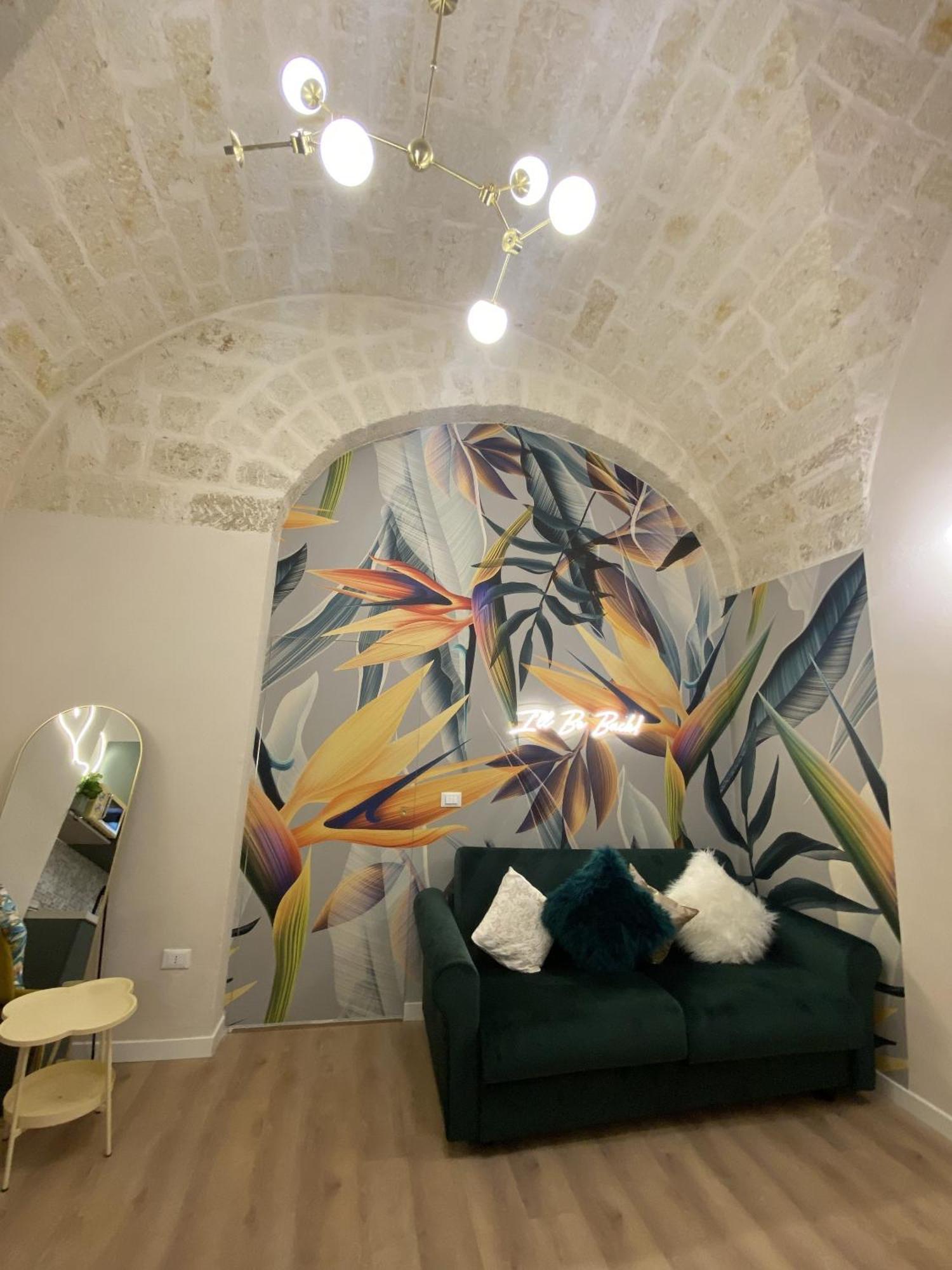 Quiet And Stylish - Bari City Center, Minutes To Station Esterno foto